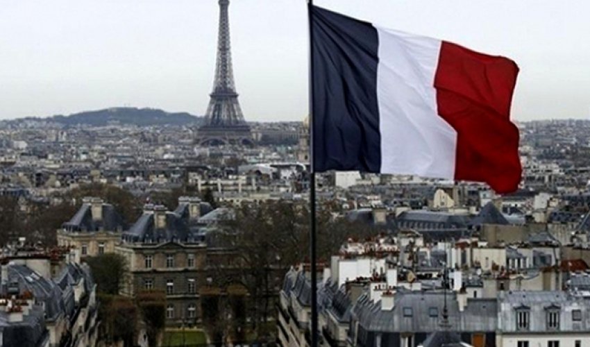 Fransa Azərbaycanın Ukraynadakı səfirliyinin raket zərbəsinə məruz qalmasını pisləyib