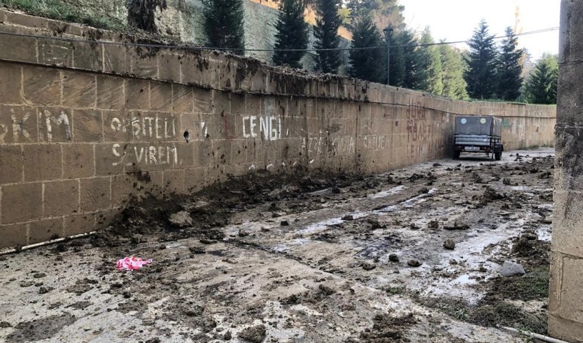Əhmədlidəki sürüşmə hadisəsindən sonra yamacda yeni çatlar aşkarlanıb