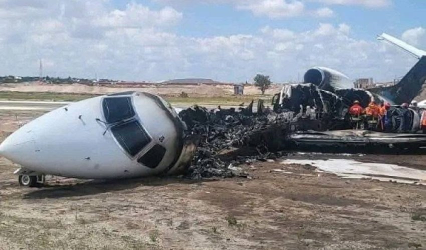 В Конго правительственный самолет сгорел дотла