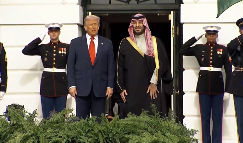 Tramp Ağ Evdə Məhəmməd bin Salmanı qəbul edib