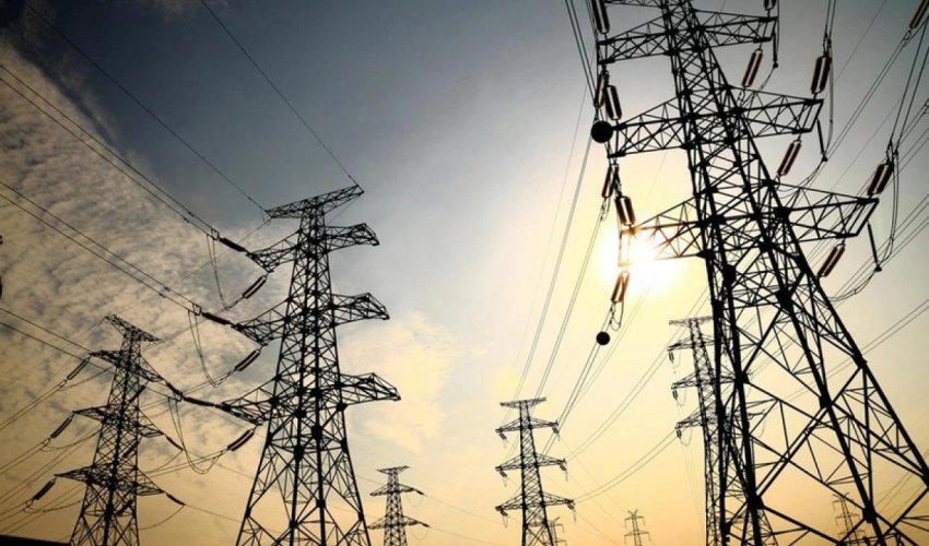 
Azərbaycanın Gürcüstan üzərindən Türkiyəyə tranzit etdiyi elektrik enerjisi azalıb