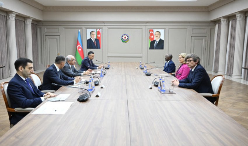 Али Асадов провел встречу с генсеком Международного союза электросвязи