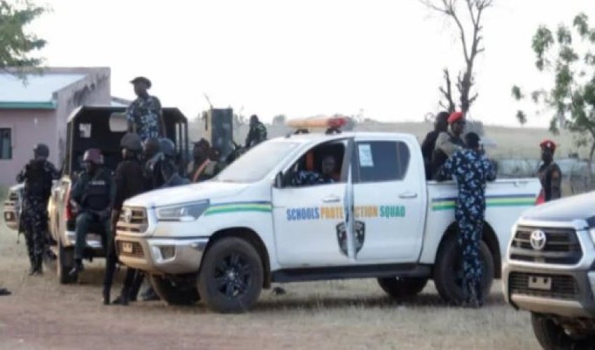 В Нигерии вооруженные люди похитили более 200 школьников и учителей католической школы
