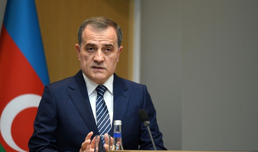 Ceyhun Bayramov İran XİN rəsmisi ilə ikitərəfli münasibətləri müzakirə edib