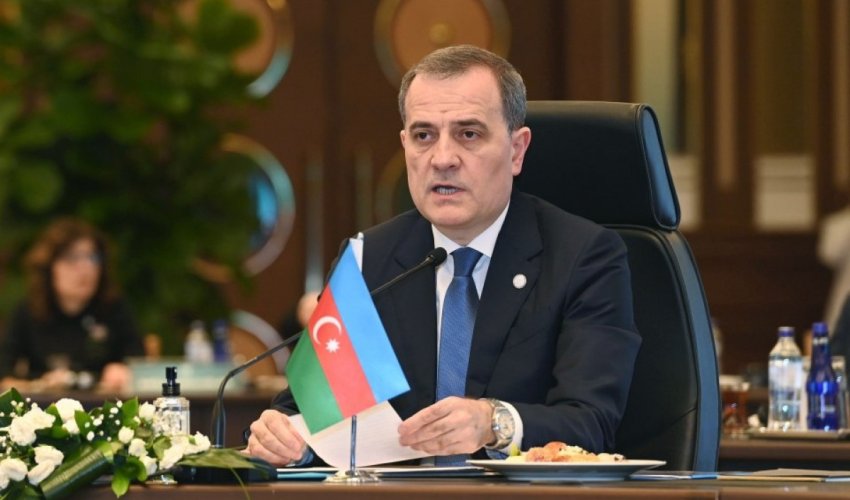 Nazir İtaliyaya rəsmi səfərə gedib