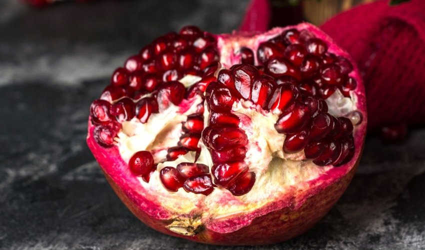 Азербайджан начал импорт гранатов из Вьетнама