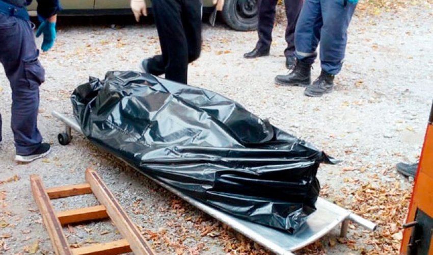 Şəmkirdə evdən kişi meyiti tapılıb