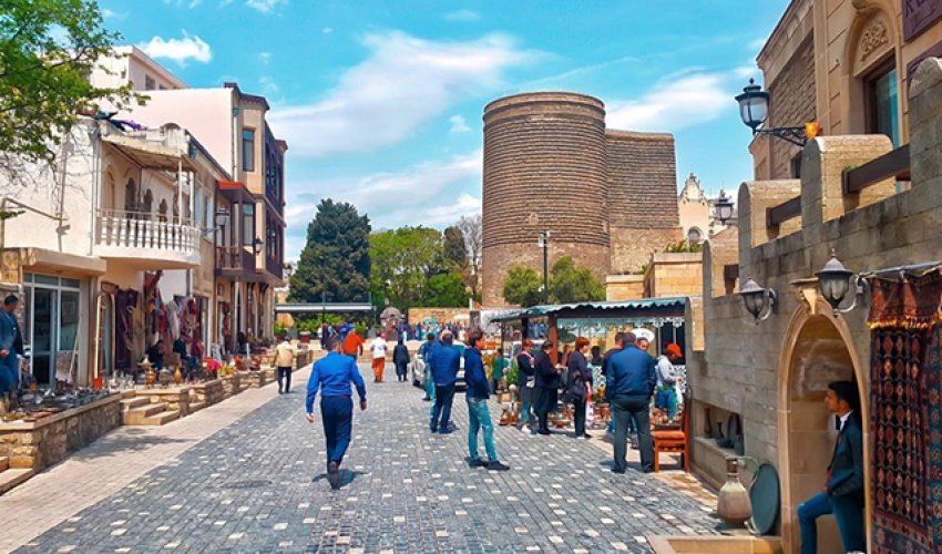 Azərbaycana turist axını azalıb