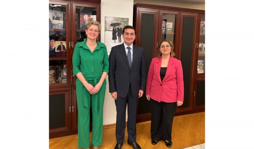 Hikmət Hacıyev Niderland səfiri ilə görüşüb