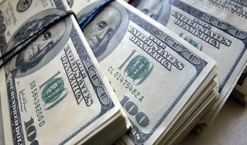 Dollar weakens as yuan gains strength