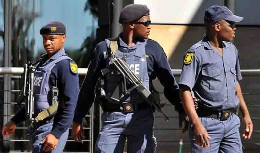 Полиция ЮАР задержала четырех мужчин по подозрению в попытке воевать на стороне России