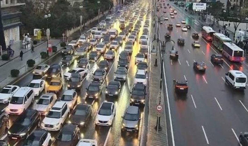 Bakıda tıxac olan yollar - Siyahı