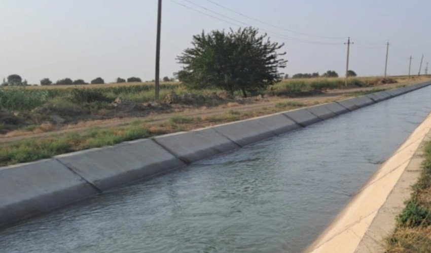 Qızını xilas etmək istəyən ata çayda boğulub