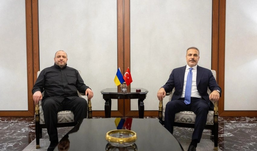 Hakan Fidan Rüstəm Umerovla görüşüb