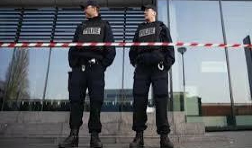 Niderlandda məhkumlar həbsxana əməkdaşlarını girov götürüb