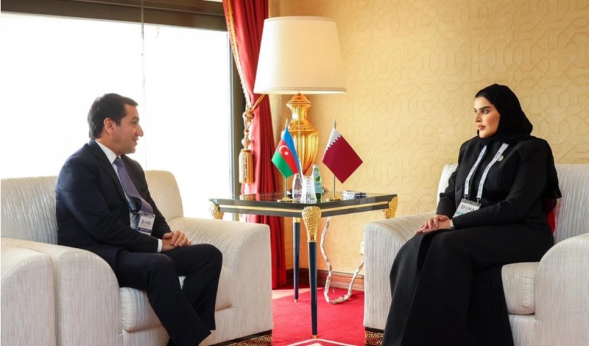 Hikmət Hacıyev Qətərin dövlət naziri ilə görüşüb
