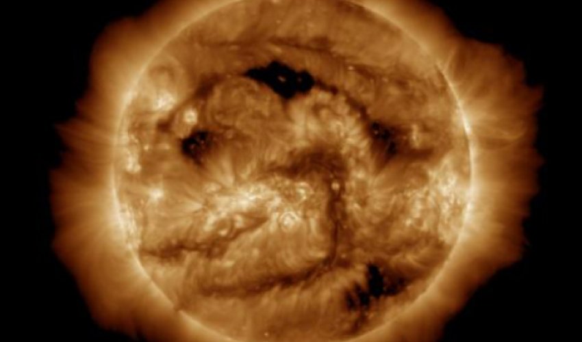 Günəşdə güclü partlayış baş verib