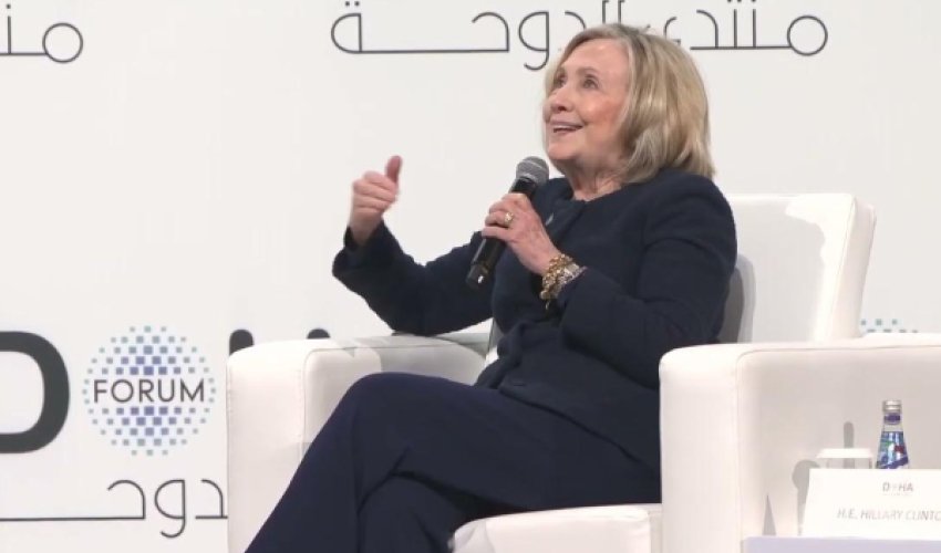 Клинтон обвинила Конгресс в непротивлении Трампу