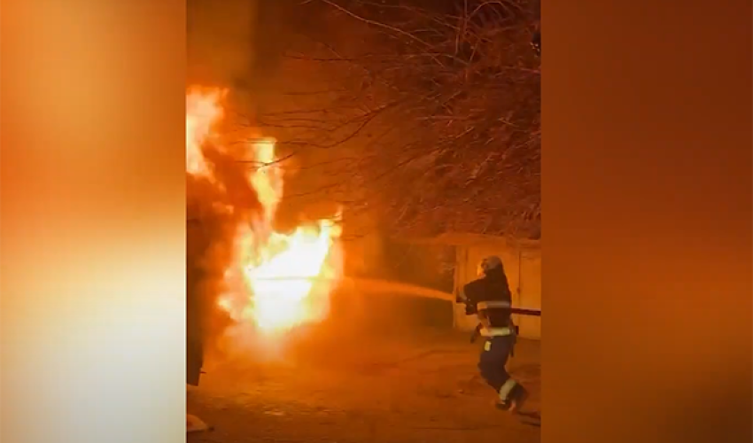 Masazırda avtomobil yanıb - 1 nəfər ölüb, 2 nəfər yaralanıb