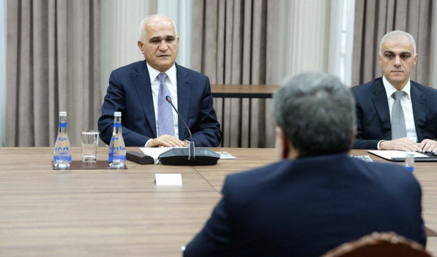 
Şahin Mustafayev Abbas Əraqçi ilə görüşüb