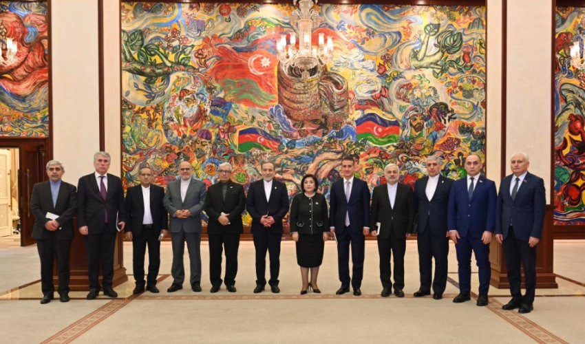 Обсуждены перспективы развития азербайджано-иранских межпарламентских связей