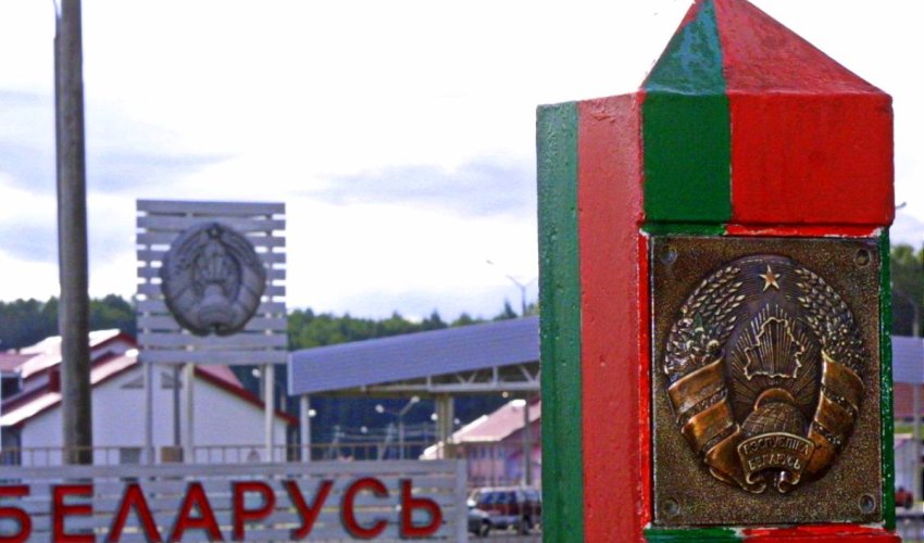 Лукашенко выставил войска на границе с Украиной