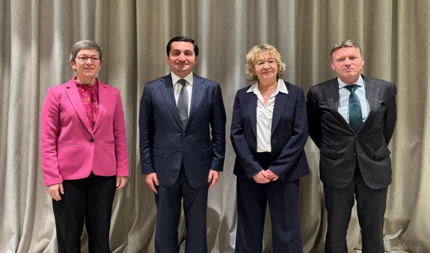 Hikmət Hacıyev Benilüks ölkələri XİN-lərinin siyasi direktorları ilə görüşüb