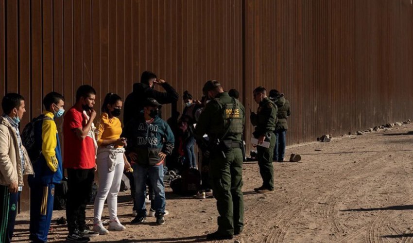 Sankt-Peterburqda miqrantların taksi sürücüsü kimi işləməsi qadağan olunub