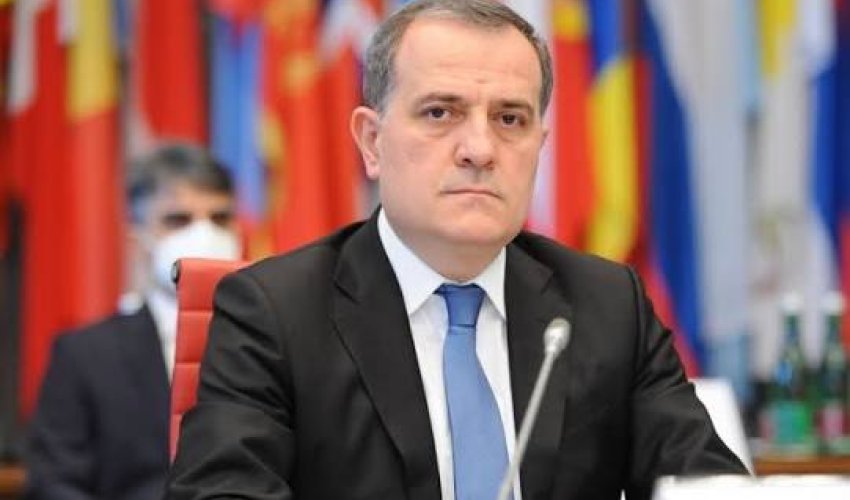 Ceyhun Bayramov Macarıstana gedib