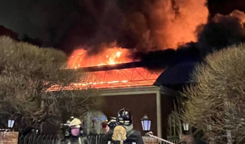 Сильный пожар на рынке в Санкт-Петербурге: эвакуированы 100 человек