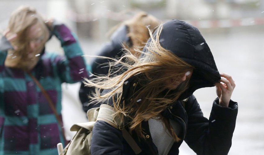 В ряде районов Азербайджана усилился ветер