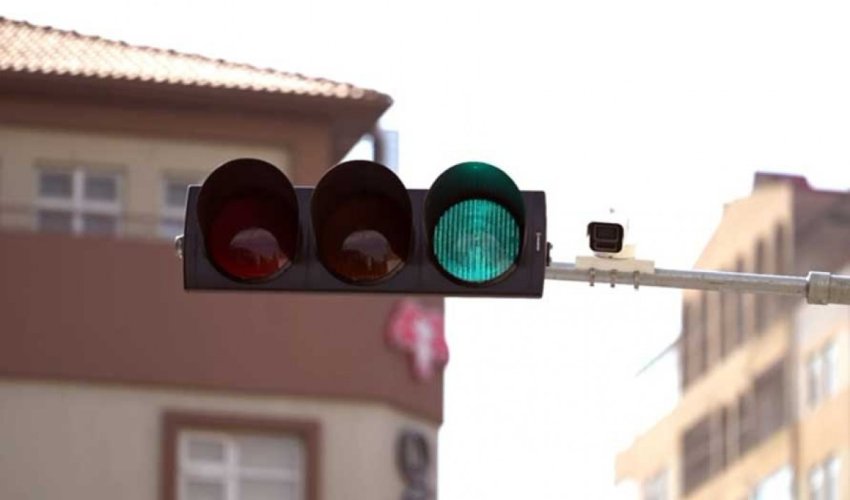 Bakıda ilk dəfə "ağıllı svetoforlar" quraşdırılıb