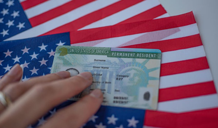 ABŞ &ldquo;Green Card&rdquo; lotereyasını müvəqqəti dayandırır