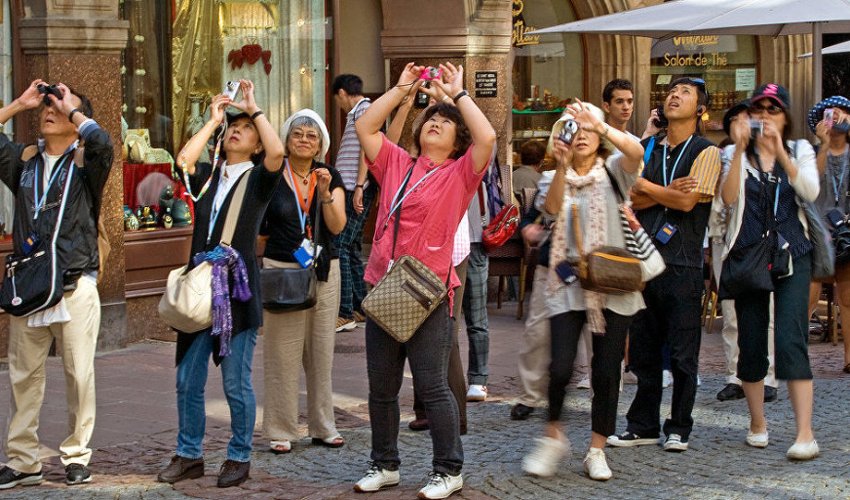 11 ayda Azərbaycan vətəndaşlarının xarici səfərləri 2,6% azalıb
