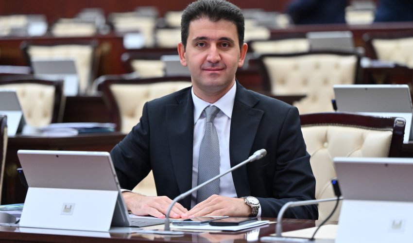 Aqrar universitet öz məhsullarını hələ də bazara çıxara bilmir - Naqif Həmzəyev