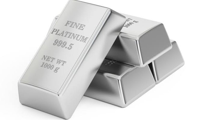 Platin rekord səviyyədə bahalaşıb