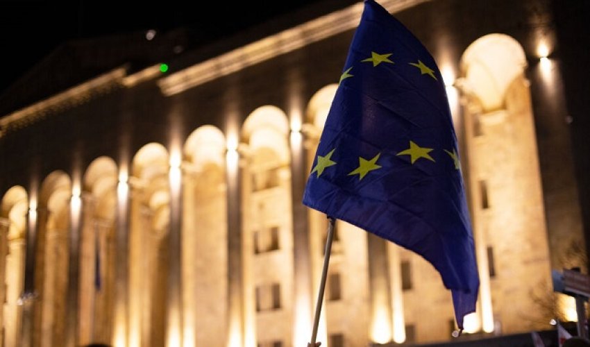 ЕК рассматривает отмену безвиза с Грузией