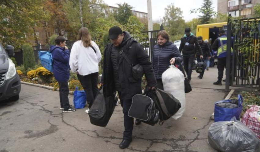 Угроза атак: жителей Сумщины эвакуируют на бронетехнике