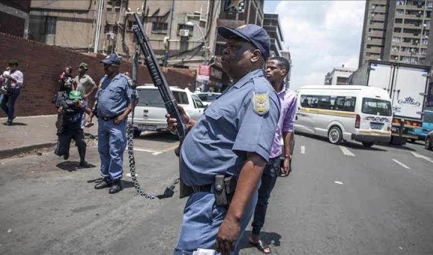 В ЮАР при стрельбе погибли 10 человек
