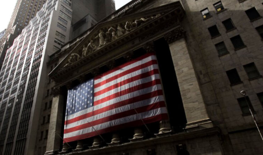 U.S. bans entry to five Europeans over "censorship" of American tech firms