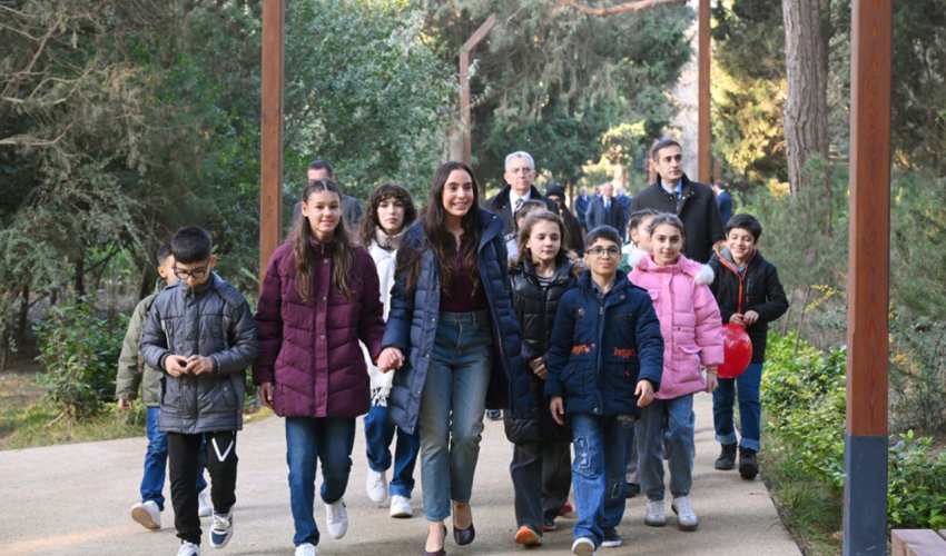 Лейла Алиева приняла участие в мероприятии для детей в Центральном ботаническом саду