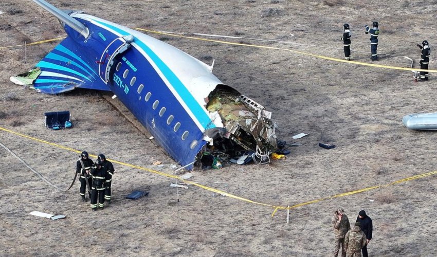 Прошел год со дня крушения самолета AZAL в казахстанском Актау