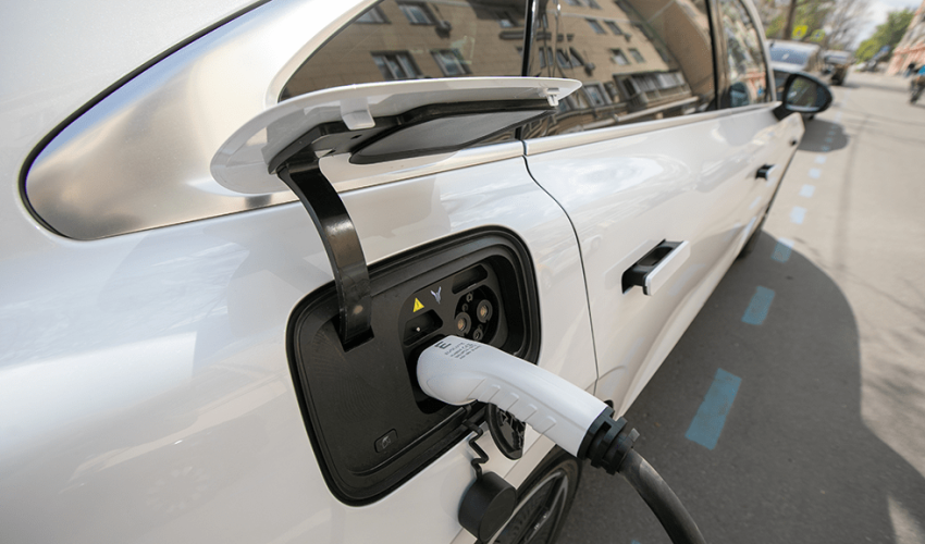 Aİ-də elektromobillərin satışı 44% artıb