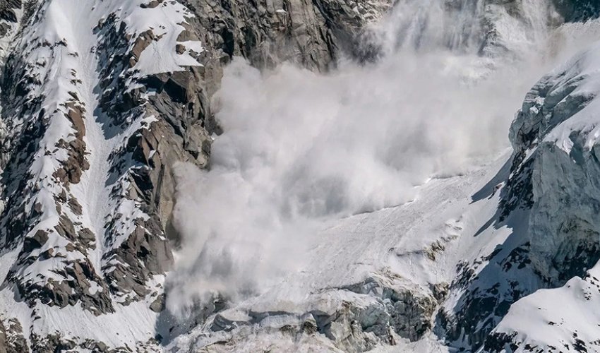 В Греции четыре человека погибли из-за схода лавины в горах Вардусия