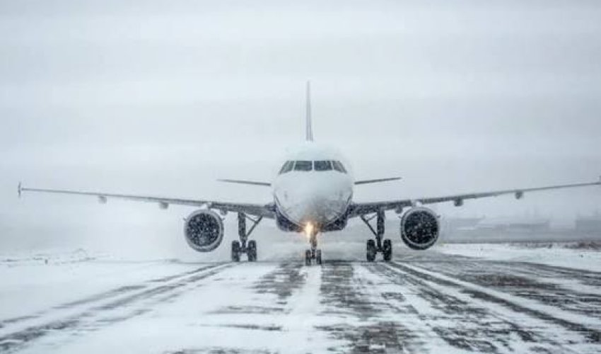 Bloomberg: В США отменили более 1,6 тыс. рейсов из-за снегопада