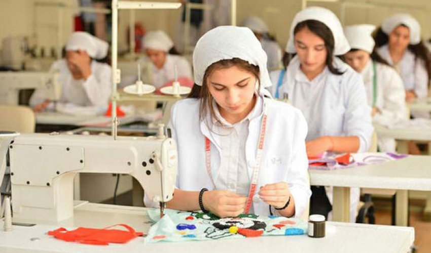 Nazirlik peşə məktəbi ilə bağlı illik hesabatı təqdim edib