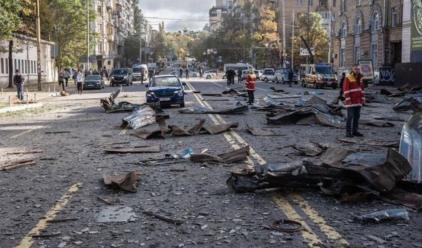 СМИ: ВС РФ нанесли массированный удар дронами по Украине