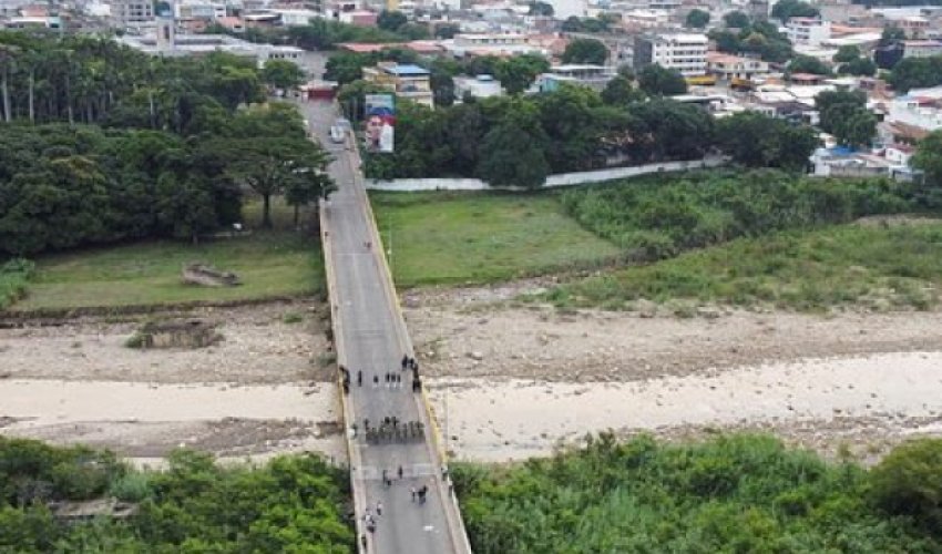 Колумбия отправляет войска на границу с Венесуэлой