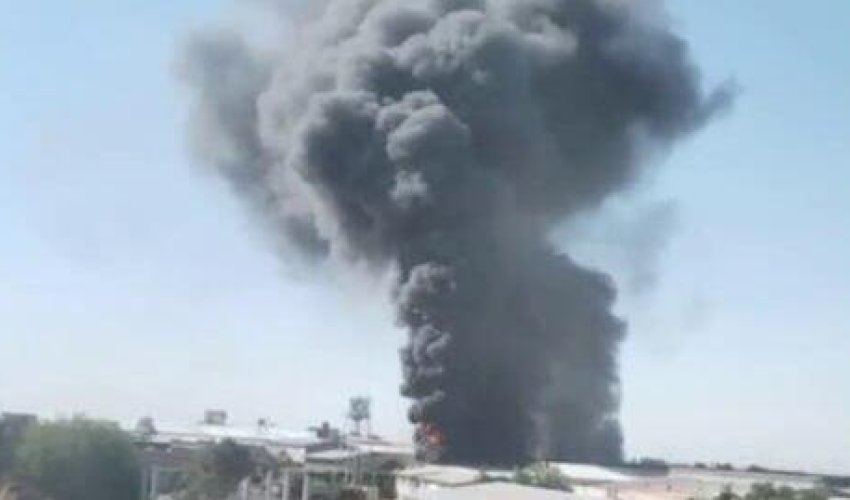 В Иране загорелся завод