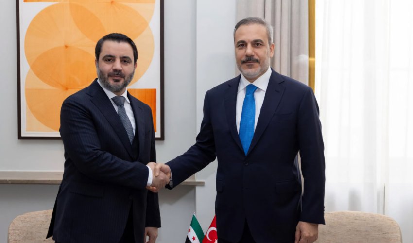 Хакан Фидан встретился в Париже с сирийским коллегой